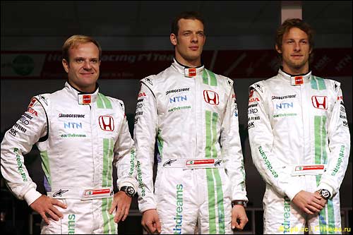 Презентация Honda RA108. Рубенс Баррикелло, Алекс Вурц и Дженсон Баттон