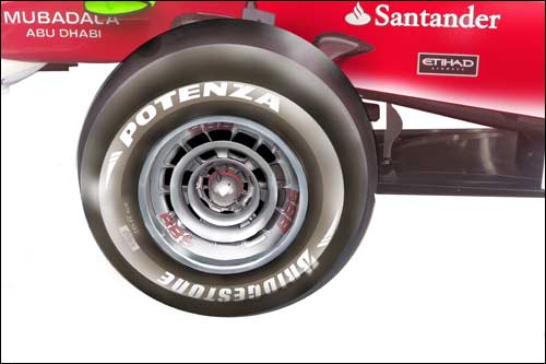 Аэродинамический компонент внутри колесного диска Ferrari