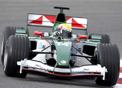 Первые круги Jaguar R5 по трассе в Барселоне