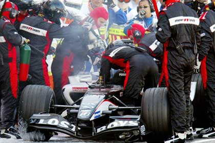 Пожар в боксах Minardi