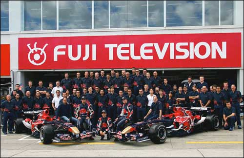 Toro Rosso. Конец сезона. Фото для спонсоров