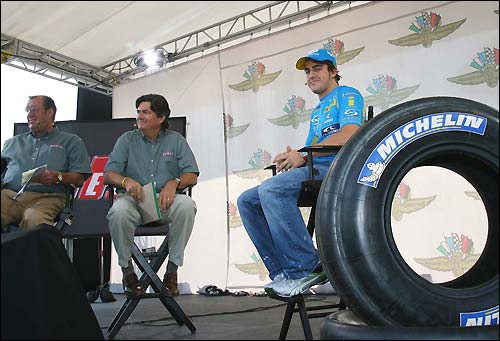 Фернандо Алонсо на пресс-конференции перед началом Гран При
