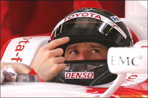 Ярно Трулли на тестах в Барселоне