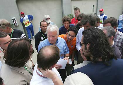 Чарли Уайтинг отвечает на вопросы журналистов