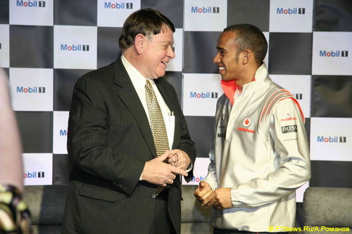 Льюис Хэмилтон