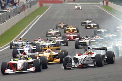 Мировая серия Renault