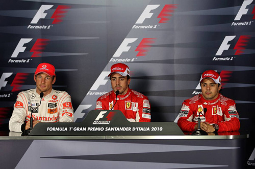 Слева направо: Дженсон Баттон, Фернандо Алонсо, Фелипе Масса