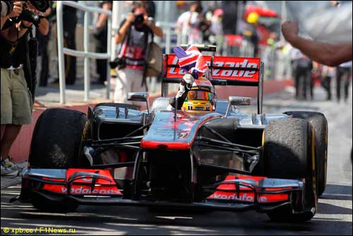 Победитель Гран При Канады Льюис Хэмилтон Победитель Гран При Канады Льюис Хэмилтон