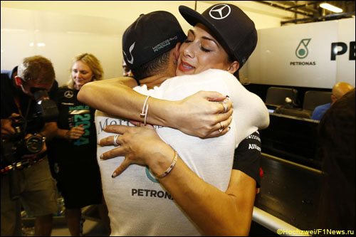 Льюис Хэмилтон и Николь Шерзингер